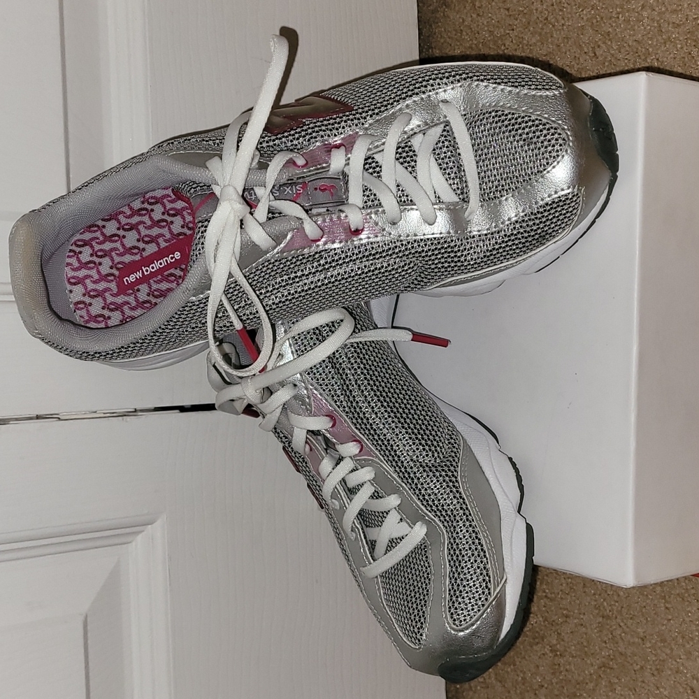 New Balance Women's Sneakers 7
